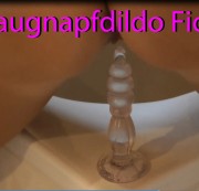 -HotRose- - Saugnapf Dildo geil gefickt!