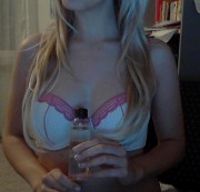 -littlesecret- - Ich öle meine Titten ein