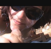 ActionGirl - Blasen am Meer