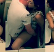 Alessia91 – Versteckte Kamera auf der WG-Toilette