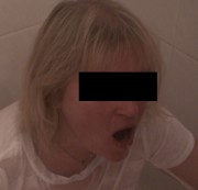 AnnaSchlucktAlles - Anna schluckt meine Pisse und Ihre eigene