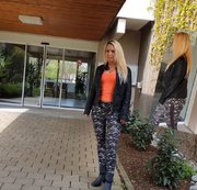 AnnabelMassina – Mein erster Fick Besuch bei einem Fan mit XXL Gesichtsbesamung