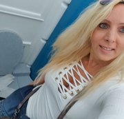 AnnabelMassina – 2x Orgasmus – Das erste mal aufm Dixie Klo