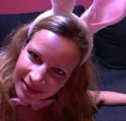 AnnikaBond - Bunny Shake ASS