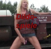 BarbaraBach - Dildospiele am Waggon