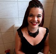 BlackSwan98 – OMG! Musste Pullern und meine Freundin filmt das einfach