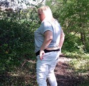 Blasflittchen – abpissen mit Furz im Wald