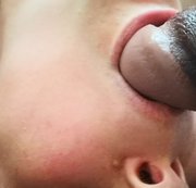 BouncyTitAction – Riesenpimmel im Mund