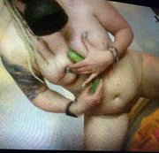 BurningFoxy – Selbstfick mit Gasmaske… mit Möhrchen, Banane und praller Gurke
