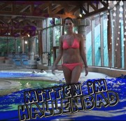 CASSIDY-CASH - MITTEN IM HALLENBAD !