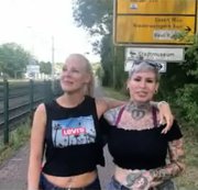 Cat-Coxx – Public-Piss- Challenge mit Lara
