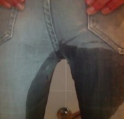 CrazyHornys - In die Jeans gepisst
