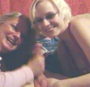 DIRTYnWET - Rosella & Steffi teilen sich User-Schwanz