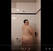 Dark_Angle - Rubensmädel beim Duschen