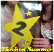 Darkbaby83 - Türchen 2 - Zuckerstange lutschen (Lesbo)
