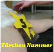 Darkbaby83 - Türchen 5 – Weihnachtsleckerei Frau leckt Engel (Lesbo)