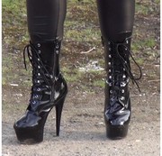 Darkbaby83 - Geiler Lackstiefel Quicky walk