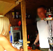 Daynia – Christian (26) von der Shisha-Bar | Megadreist vor ALLEN Leuten! XXL Spermafresse + Pissdusche