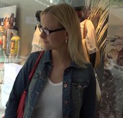 Der-Sextourist - Blonde Brillenschlange public im Laden gefickt