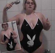 Dirty-Lena - geil duschen im Bunny-Badeanzug