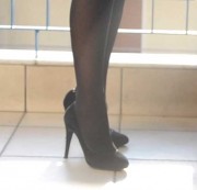 DirtyChristina - Kleine Füsse verpackt in Schwatzen Nylons und High Heels