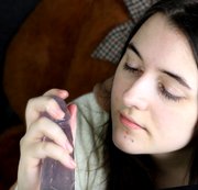 Dirty_Kitten – Ich wünschte ich würde deinen Schwanz und nicht meinen Dildo wichsen.