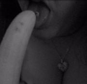 Dreckiges-Bunny - ich blase eine banane und esse sie mit TON