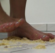 Fetisch-x-Paar - Crushing! Fetisch! Banane