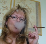 FetischHautnah - Fetisch (Hautnah): rauchende Lady