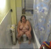 FeuchteEla – Heimlich auf dem WC