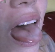FeuchteReiterin91 - Sperma im Mund