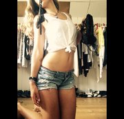 FeuuchteLust – Rundgang durch mein Kleiderzimmer und intime Selbstspiele