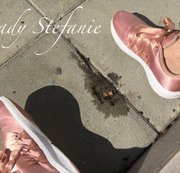 FinDomLadyStefanie - Sneaker, Spucke & Asche
