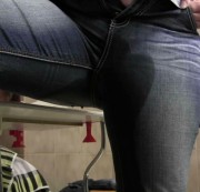 Fist-votze - geil in die hose gepinkelt