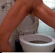 Fistingqueen - Verdammte StehPisserin!