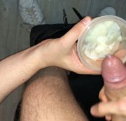 Gays4Boys – Video 038 – 2x in die Spermabox gespritzt Teil 2-2