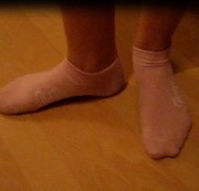 GeileMuschi-82 - GeileMuschi´s Füßchen in Sneaker Socken