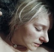 GinaBlue – Blowjob beim Dösen