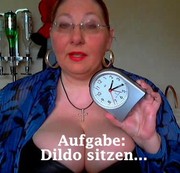 HarteGebieterin - Aufgabe: Dildo-sitzen