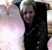 HeavenlyKiss - Meine Füße in Deinem Maul !