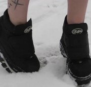 HeavenlyKiss - Schwarze Buffies im Schnee !
