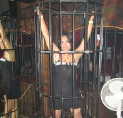 HoneyBunny-Bi - MDH Party Solingen geiler Käfig-Tanz