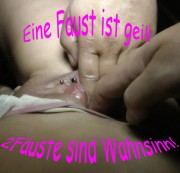 Hot-Schneckchen - Eine Faust ist geil! 2 Fäuste sind der Wahnsinn!