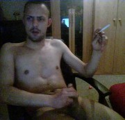 HotEnni - wichsen und dabei geraucht