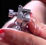 HotVivien - abgespritzt durch Schwanz-Plug