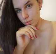 InkedVanessa – DAS ERSTE MAL PISSEN VOR DER KAMERA