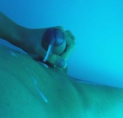 JUNG-und-GEIL93 - Lisa wixt mich im Solarium ab