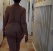 JenPetre – She Walks Naked In Hallway