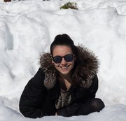 Jenny_Stella – Frech und Süß – Public Pipi im Schatten der Zugspitze!