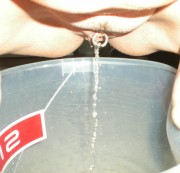JessyBitch25 - In den Eimer gepisst